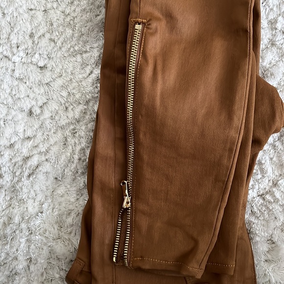 L’AGENCE caramel coated skinny jeans with zipper at ankle. NWT size 24 - Picture 4 of 7